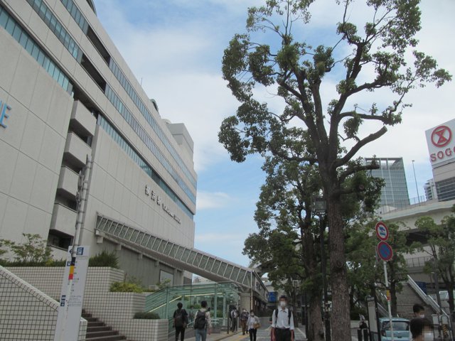 横浜駅東口（神奈川大学みなとみらいキャンパス）