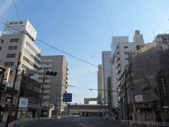 平戸桜木道路（神奈川大学みなとみらいキャンパス）