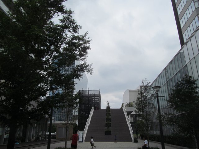 キングモール橋（神奈川大学みなとみらいキャンパス）