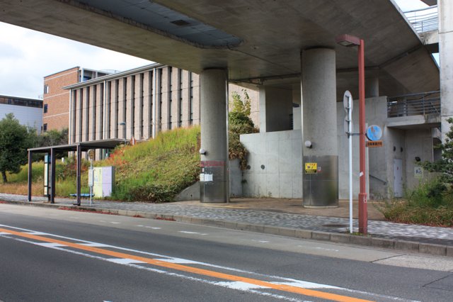 バス停側入口　Ｂ（京都大学桂キャンパス）