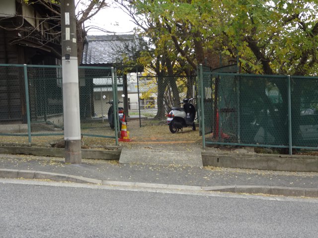 キャンパス入り口②／「六甲台北」バス停（神戸大学六甲台第１キャンパス）