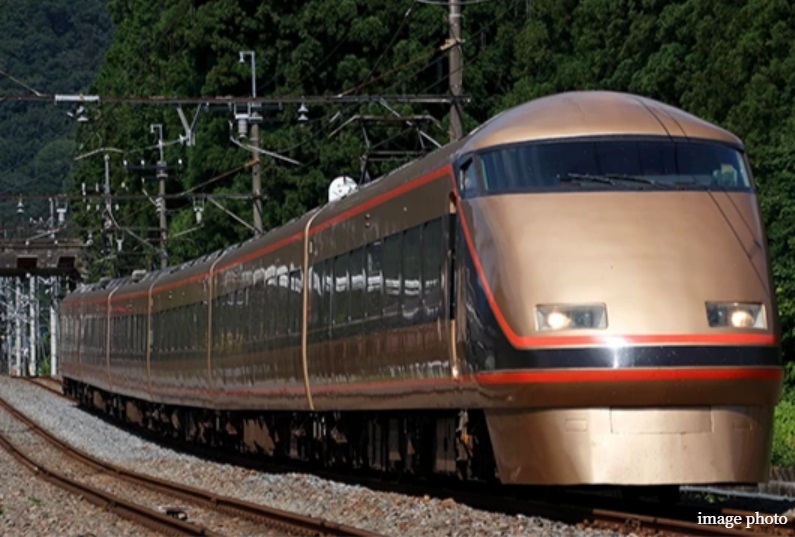 「八王子」駅からは、様々な列車を利用可能。