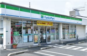 ファミリーマート 八幡前田店