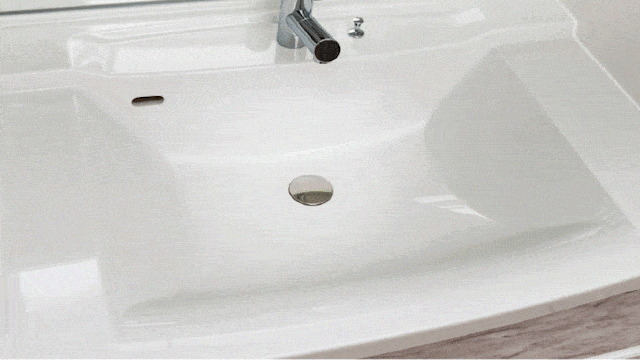 人工大理石天板・スクエアボウル一体型カウンターと節湯型のシングルレバー混合水栓