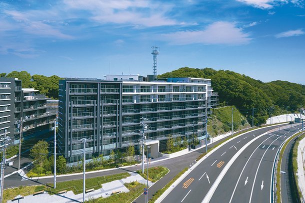 外観・イースト