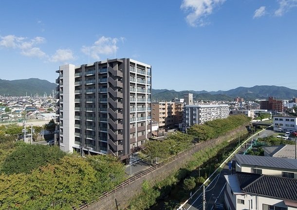 西側全景