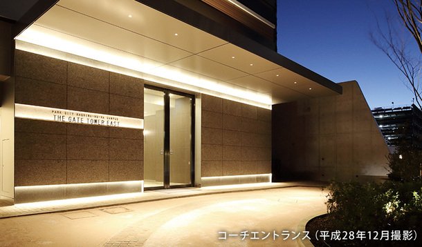 コーチエントランス