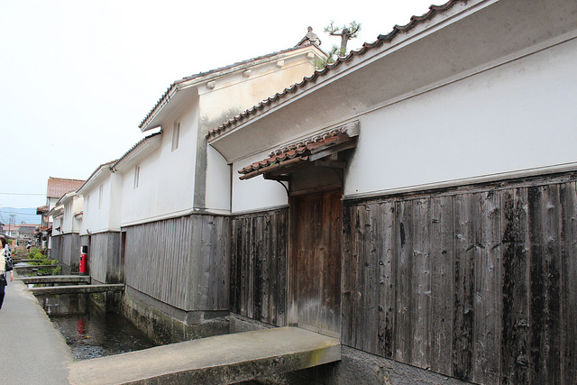 風情溢れる倉吉の街並み...白壁の土蔵と、豊かな伝統と