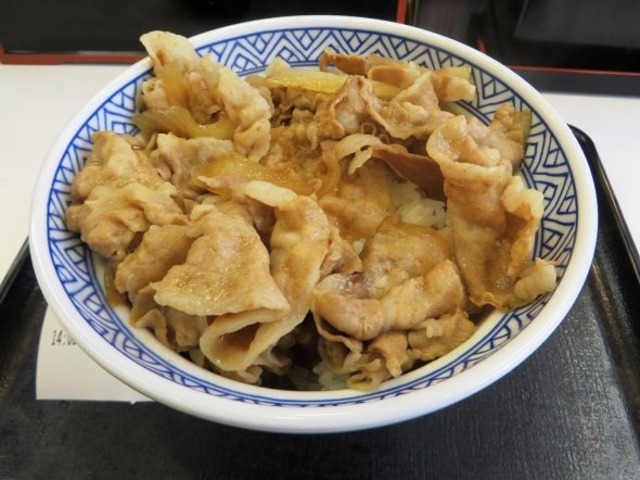 4年の沈黙を破り、吉野家の「豚丼」が復活！ 都内某所で先行販売してたから食べてみた