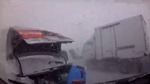 冬道怖ぇ...北海道警察が公開した「吹雪による事故」動画が説得力満点