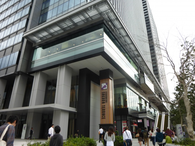 東京・飯田橋駅西口大規模開発「飯田橋サクラパーク」商業ゾーン、10日オープン／三井不動産他