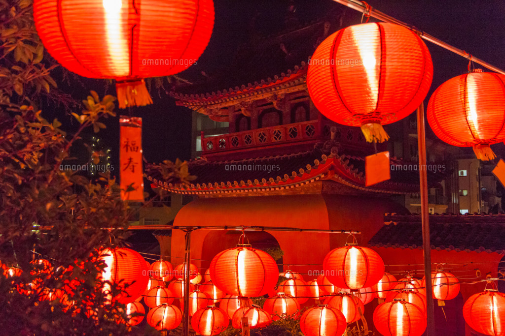 長崎ランタンフェスティバル(Nagasaki lantern festival)　崇福寺三門と赤いランタン　【絶景NIPPON】
