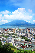 鹿児島市街と桜島