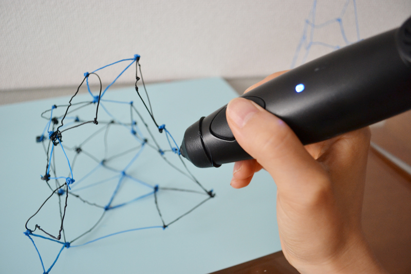 ペン型3Dプリンター！　空中にお絵描できる「3Doodler」 