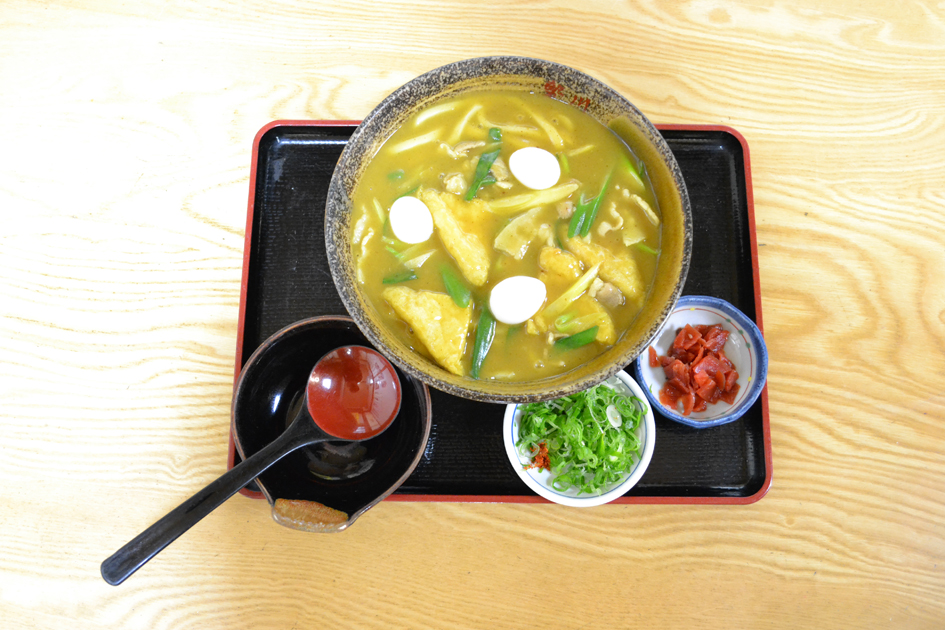 三層構造で2倍の満足感！ 愛知県豊橋市の「豊橋カレーうどん」