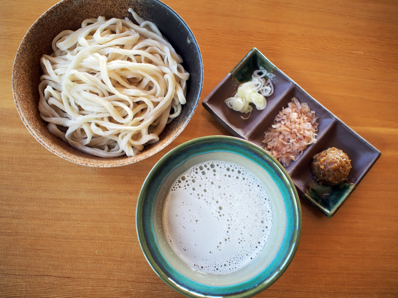 未知の味わい“あまもっくら”！　長野県坂城町の「おしぼりうどん」