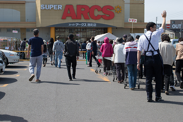 開始1時間が勝負どころ！　函館の巨大朝市の活気を体験