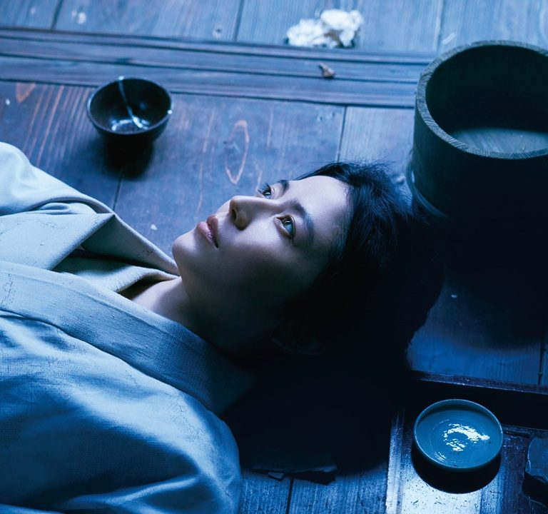 ちょっと思い出しただけ』ダンサーとタクシー運転手のカップル寝食を