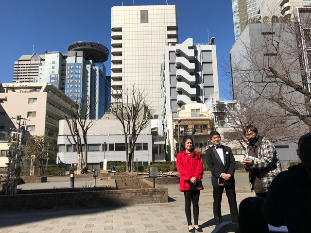 赤坂氷川公園にて。バラ園の見ごろは5月中旬と10月中旬だとか。（撮影は2月中旬）