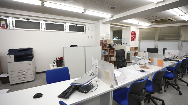 明るくきれいな店内には、経験豊富なベテランからニューフェイスまでチームとなり、お客様に沿った丁寧な接客をされているそうです