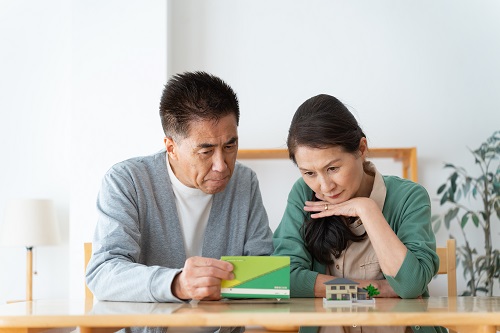 住宅ローンが返済できなくなった人はブラックリスト入りや強制退去させられる可能性があります