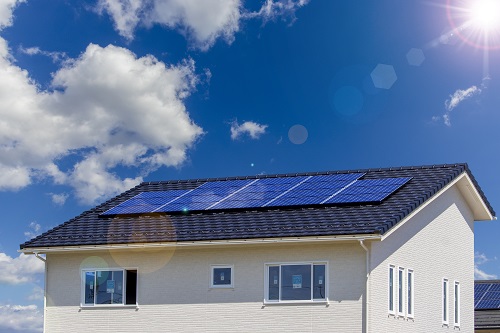 太陽光発電は電気代が節約できるだけでなく、停電時にも電気を使うことができます