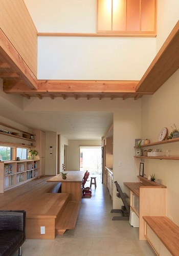 土間とは？メリット・デメリットや、土間のある家の事例もご紹介｜【アットホーム】住まい・不動産のお役立ち情報＆ツール