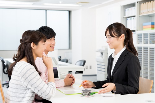 住みたいところの近くの不動産会社を訪問しなければならないのでしょうか?