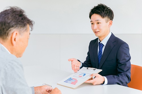 銀行にとってメリットがないことから基本的に同じ銀行で借り換えはできません