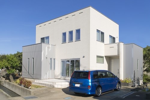 軒ゼロの住宅は、おしゃれでスタイリッシュに見えますよね
