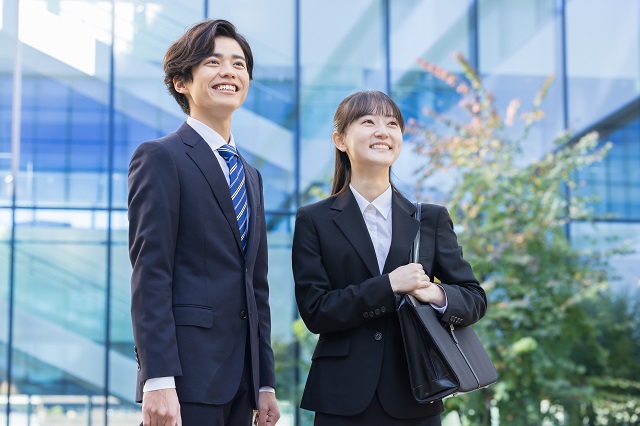 社会人が一人暮らしを始めるのに必要なことは?初期費用や物件の選び方について解説