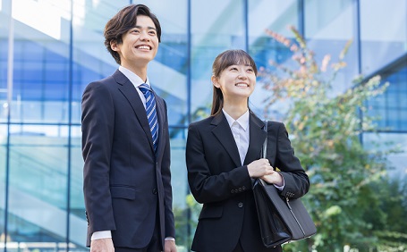 社会人が一人暮らしを始めるのに必要なことは？初期費用や物件の選び方について解説