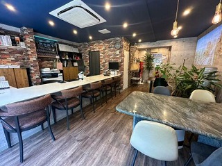 BARをイメージしたおしゃれな店内が特徴です