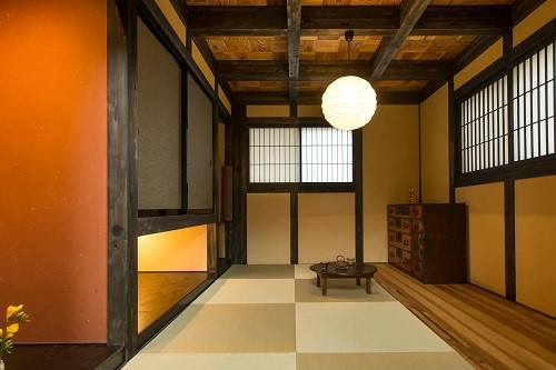 温泉旅館のような住まいで毎日旅行気分を堪能(出典:(株)misumi建築工房)