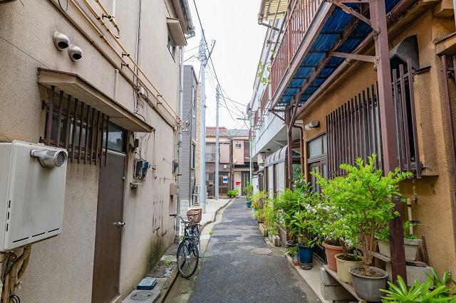 今と昔ではルールが異なるため建て替えができない土地が存在します