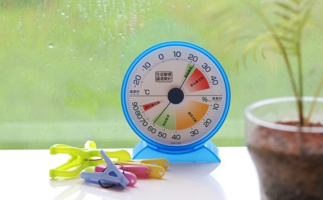 部屋の湿気対策はどうすべき？湿気がひどい原因や有効な対策を徹底解説