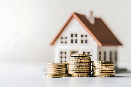 建て替えや新築にはそれぞれどのような費用がかかるのでしょうか