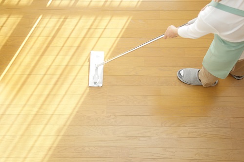 無垢材を長持ちさせるお手入れのコツ