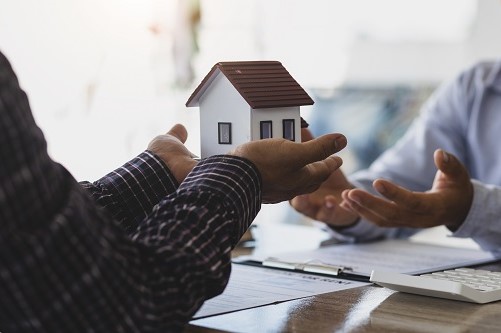 相続した不動産を売却する際のポイントを解説します