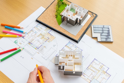 新築で平屋を建てる時の費用を抑えるためのポイントを解説します