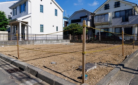 土地を売却する際の注意点は？事前準備から税金まで総合的に解説