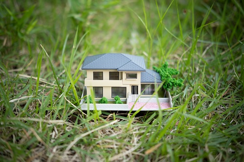 建て替えできない家とは新たに家を建てることができない物件のことです