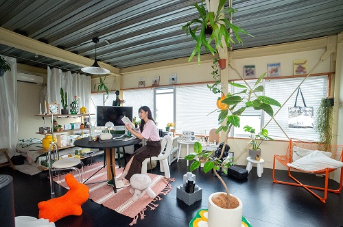 kaoriさんの「植物とPOPな雑貨に気分が上がる、幸せのワンルーム」