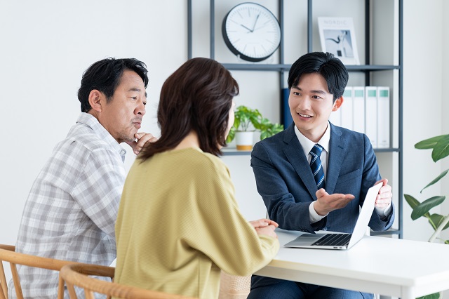 50代で家を建て替える際のポイントを解説します