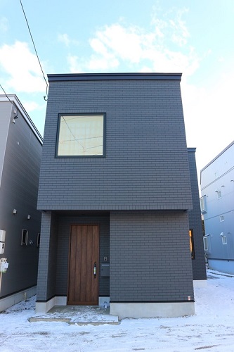 【2階建/3LDK】コンパクトでおしゃれな家/出典:(株)ユニバーサルホーム