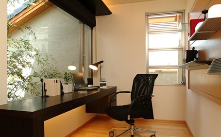 【実例】書斎の快適なレイアウトは？ポイントや注意点を解説