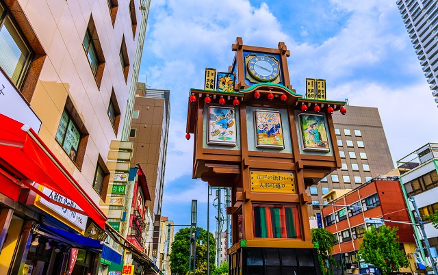 人形町駅は、かつて江戸の歌舞伎・浄瑠璃小屋が多く立ち並んだ歴史のあるエリアです