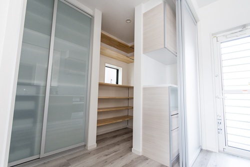 玄関ホールにおすすめの理由とは?