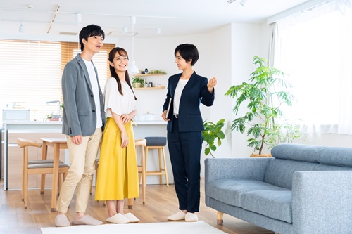 住宅展示場ではなく、モデルハウスに行くのも一つの手です