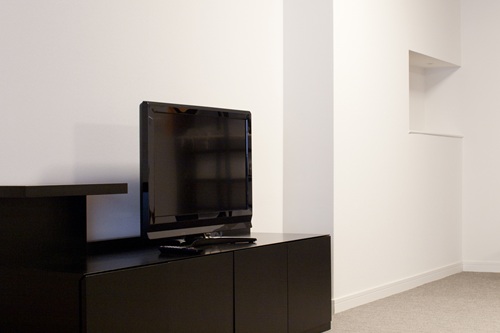 テレビ台の高さはチェアやソファからの目線を考慮して選ぶとよいでしょう